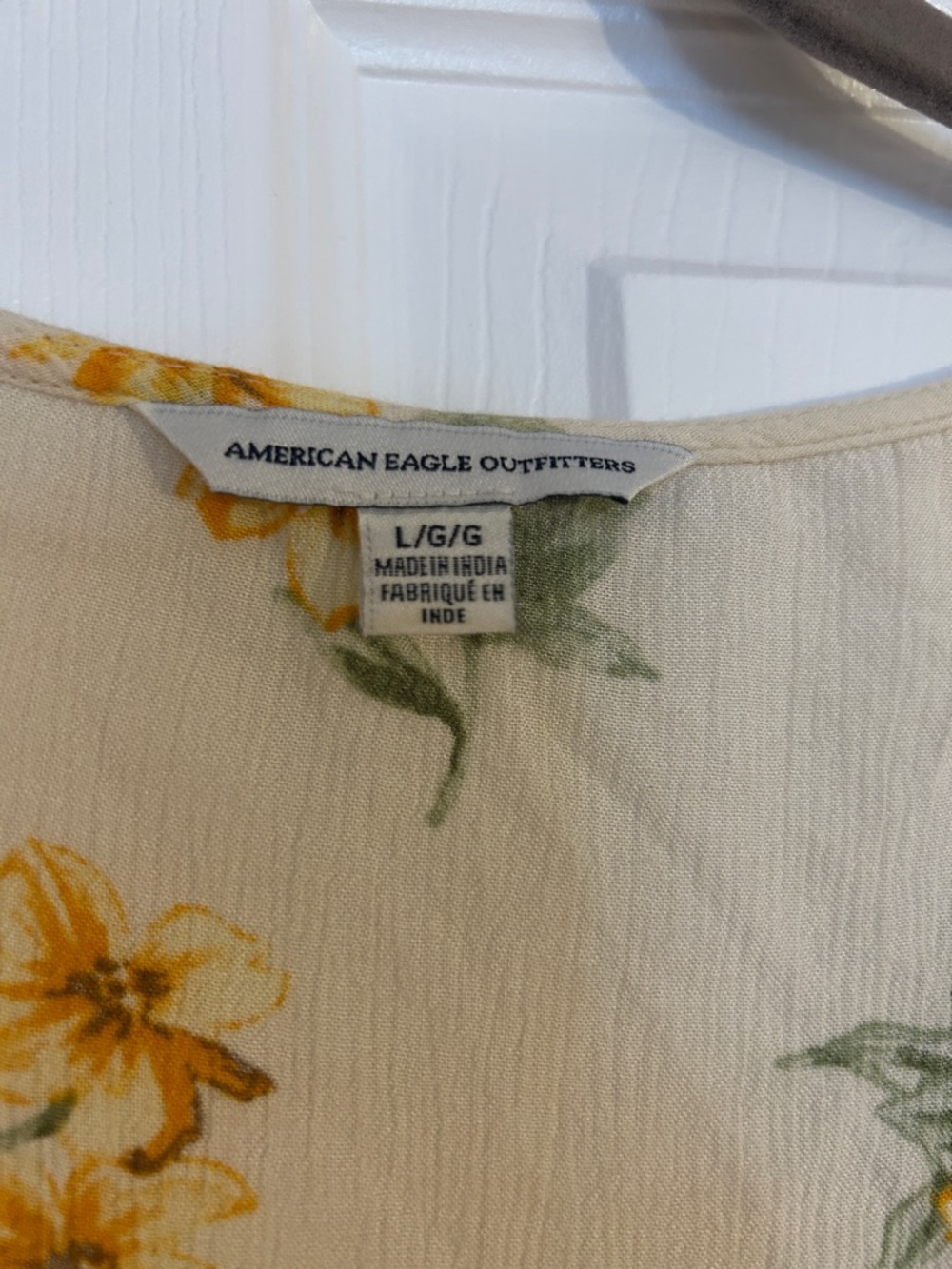 American Eagle Outfitters Cream Floral Tie-Front Top with Yellow Flowers - Picture 3 of 6